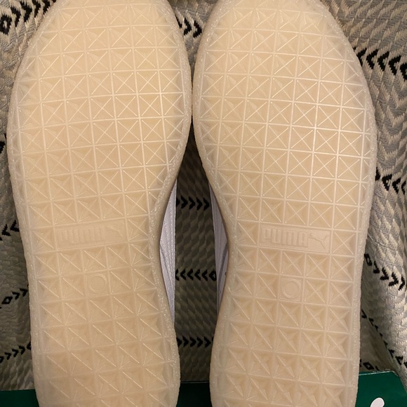 PUMA Clyde NYE special edition, brand new in box - Picture 2 of 10